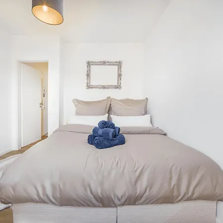 Excellence Deluxe Mit Balkon & Stadtblick - Zentral An Der Messe *